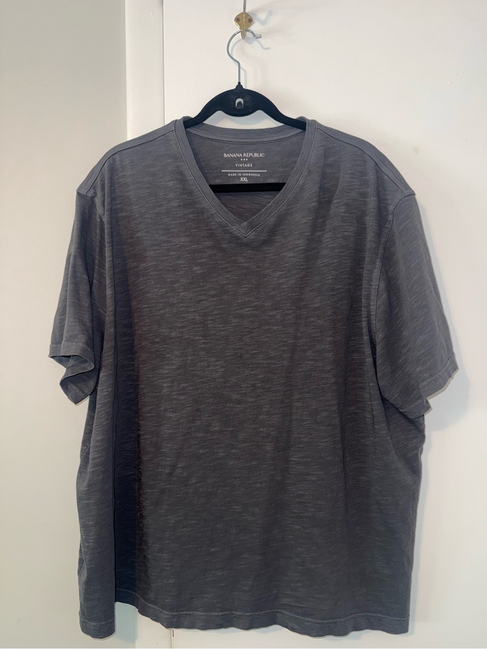 Banana Republic Men's V-Neck Short Sleeve Shirt — Charcoal